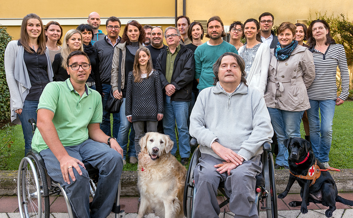 Gruppenfoto: Das Team der Sozialgenossenschaft independent L. Gruppenfoto: Das Team der Sozialgenossenschaft independent L.